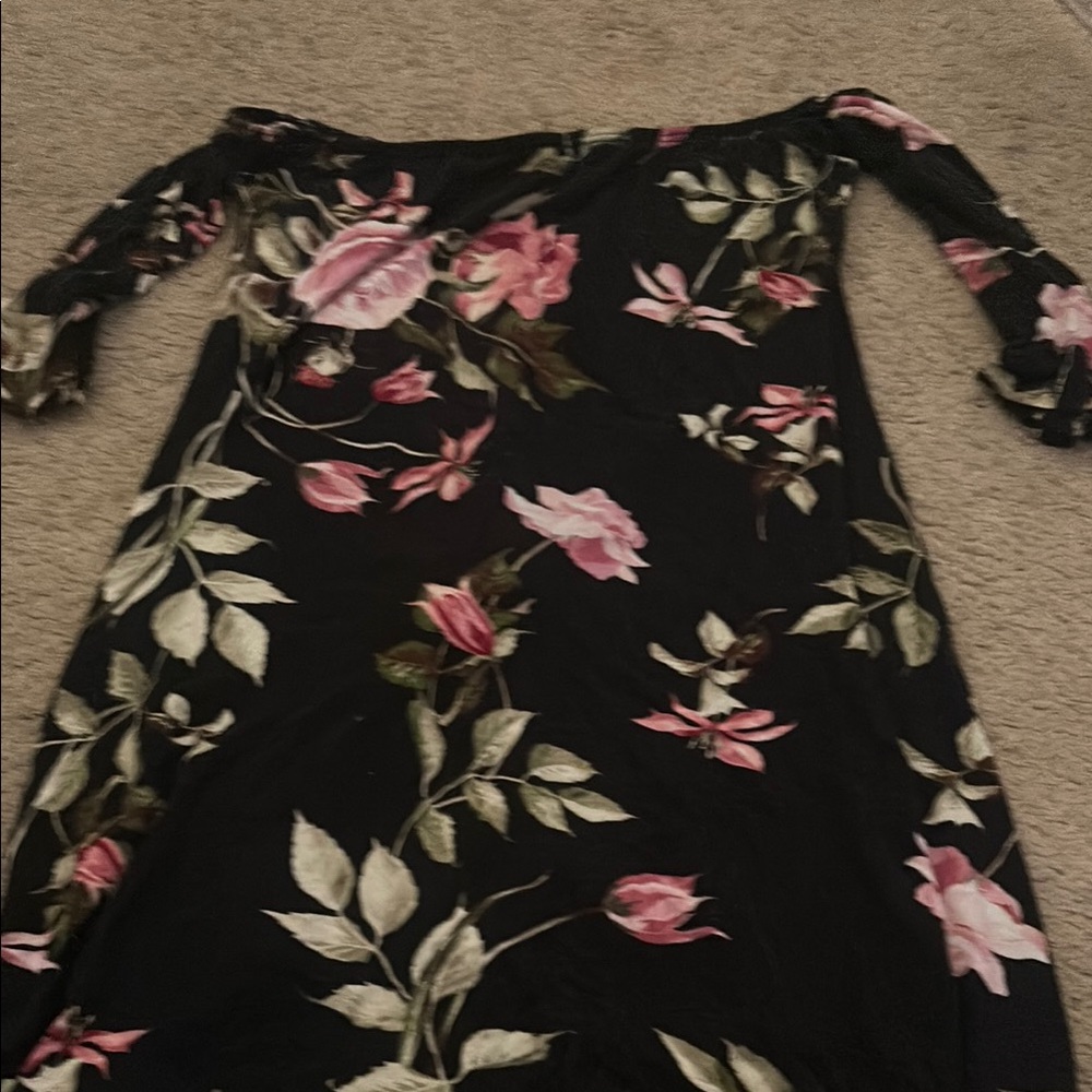 Vibe Sportswear Gray and Pink Top $7